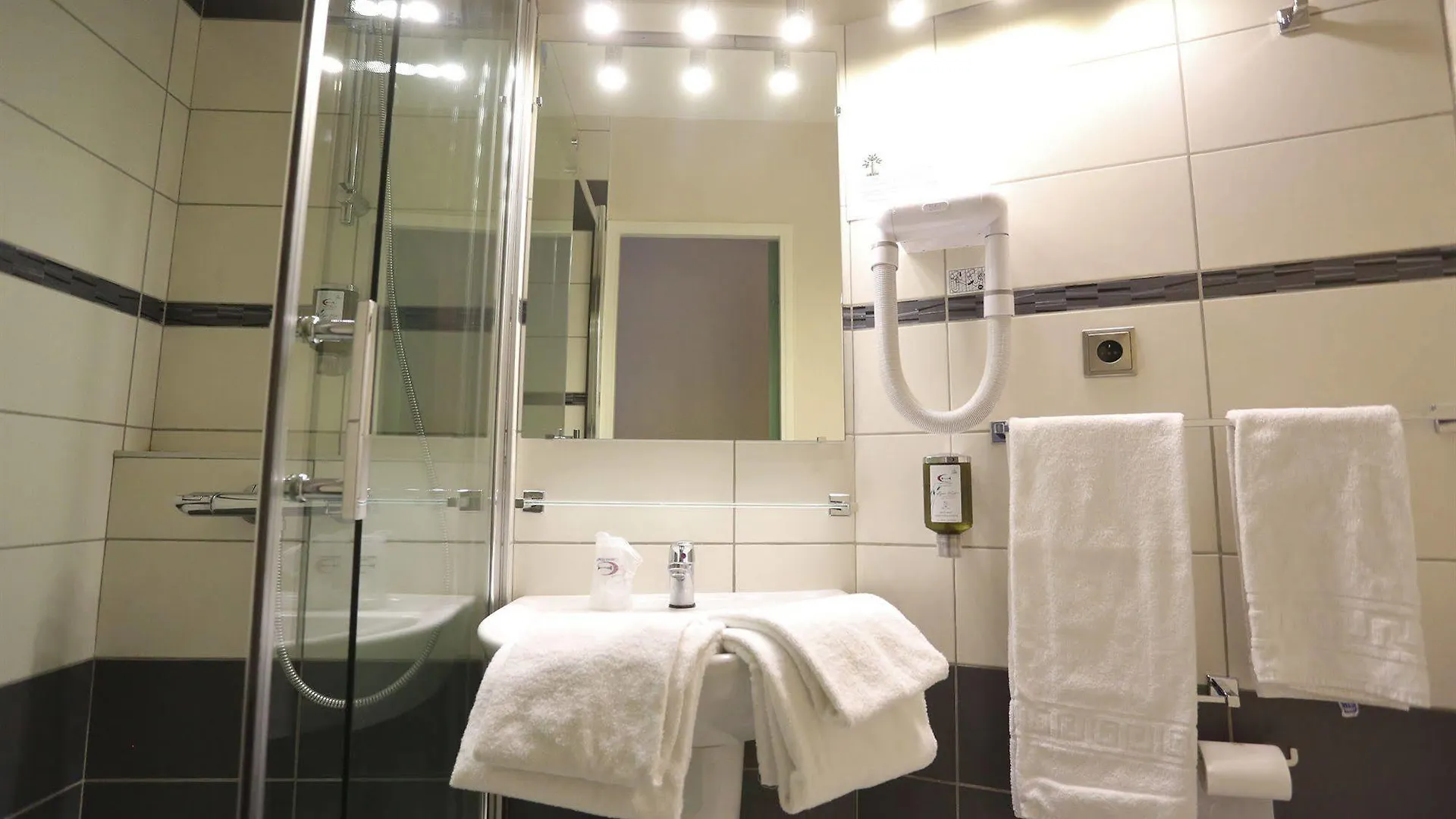 ***  Best Western Hotel & Spa Austria-La Terrasse Saint-Etienne  Franciaország